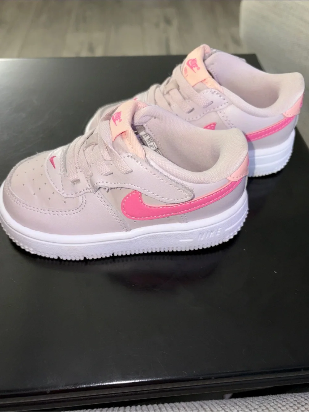 Nike Force 1 Low Toddler Girls Sneakers Size 7C. EUC
